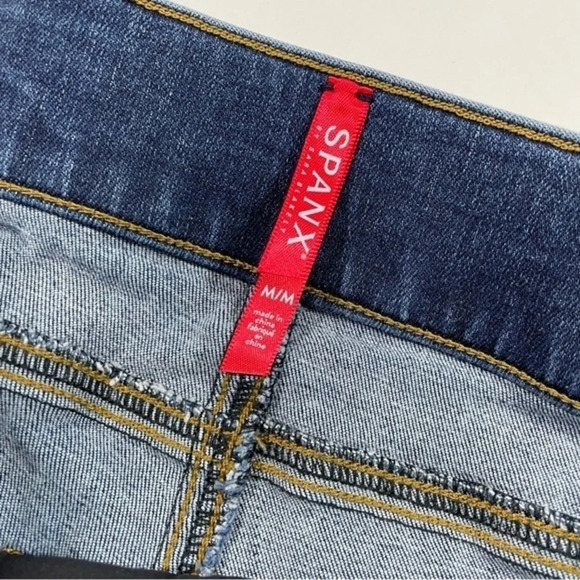 Spanx Distressed Pull On Skinny Jeans Raw Hem Size Medium - Picture 5 of 8